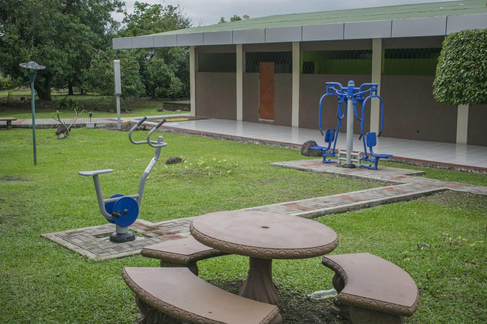 Hotel Suerre Guápiles Exterior foto